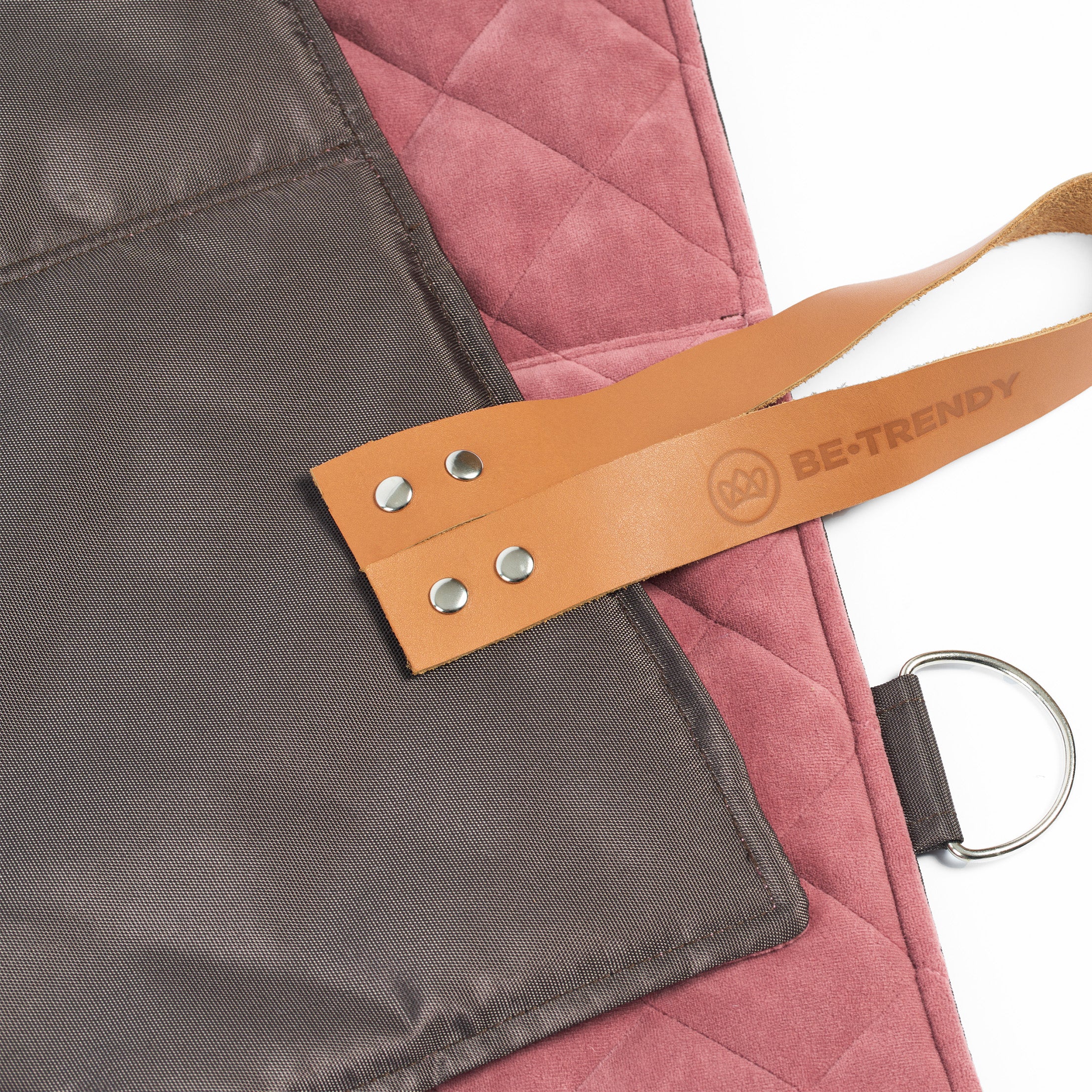 Cama portátil para perros: Comodidad en movimiento