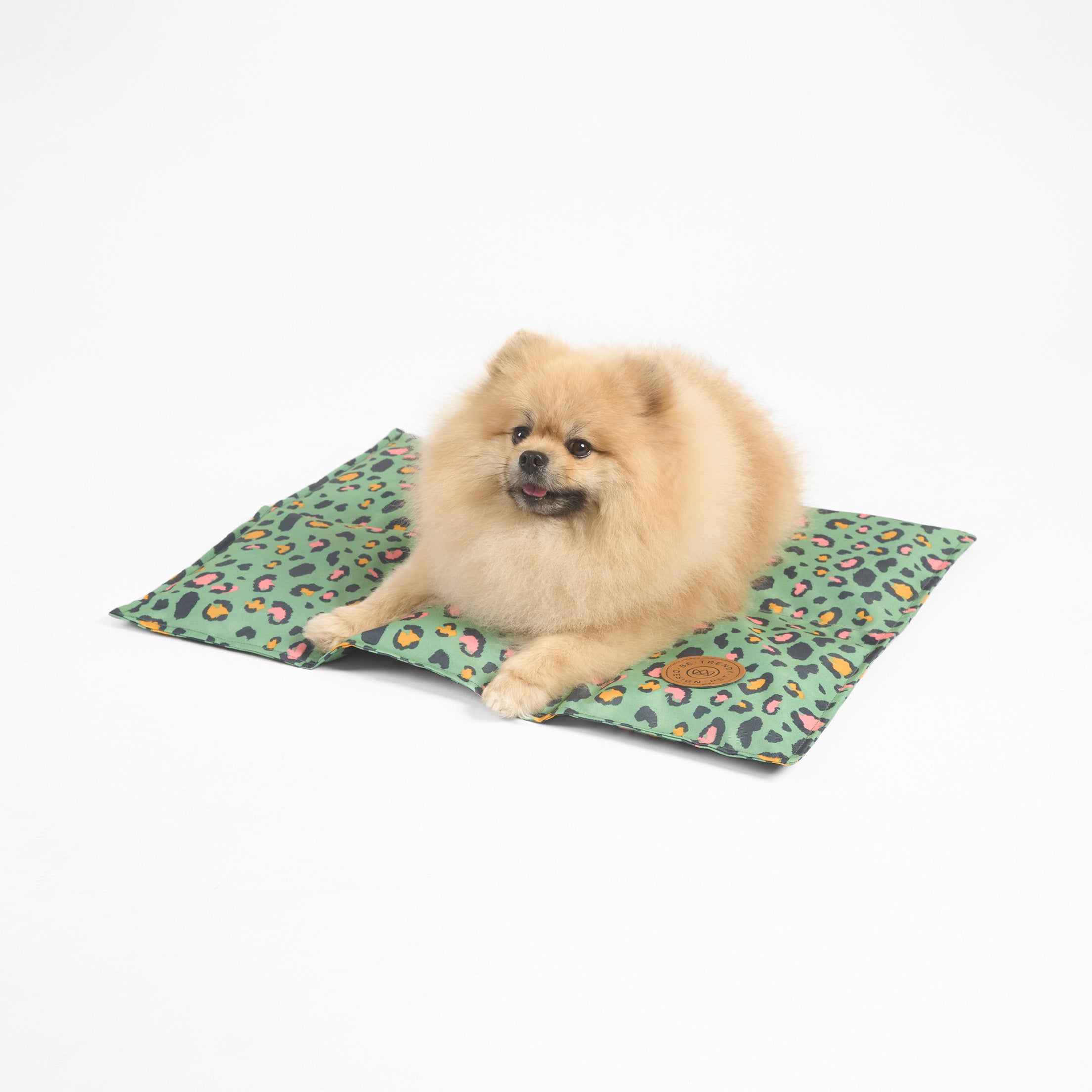 Cama refrescante para perros cold mat be trendy