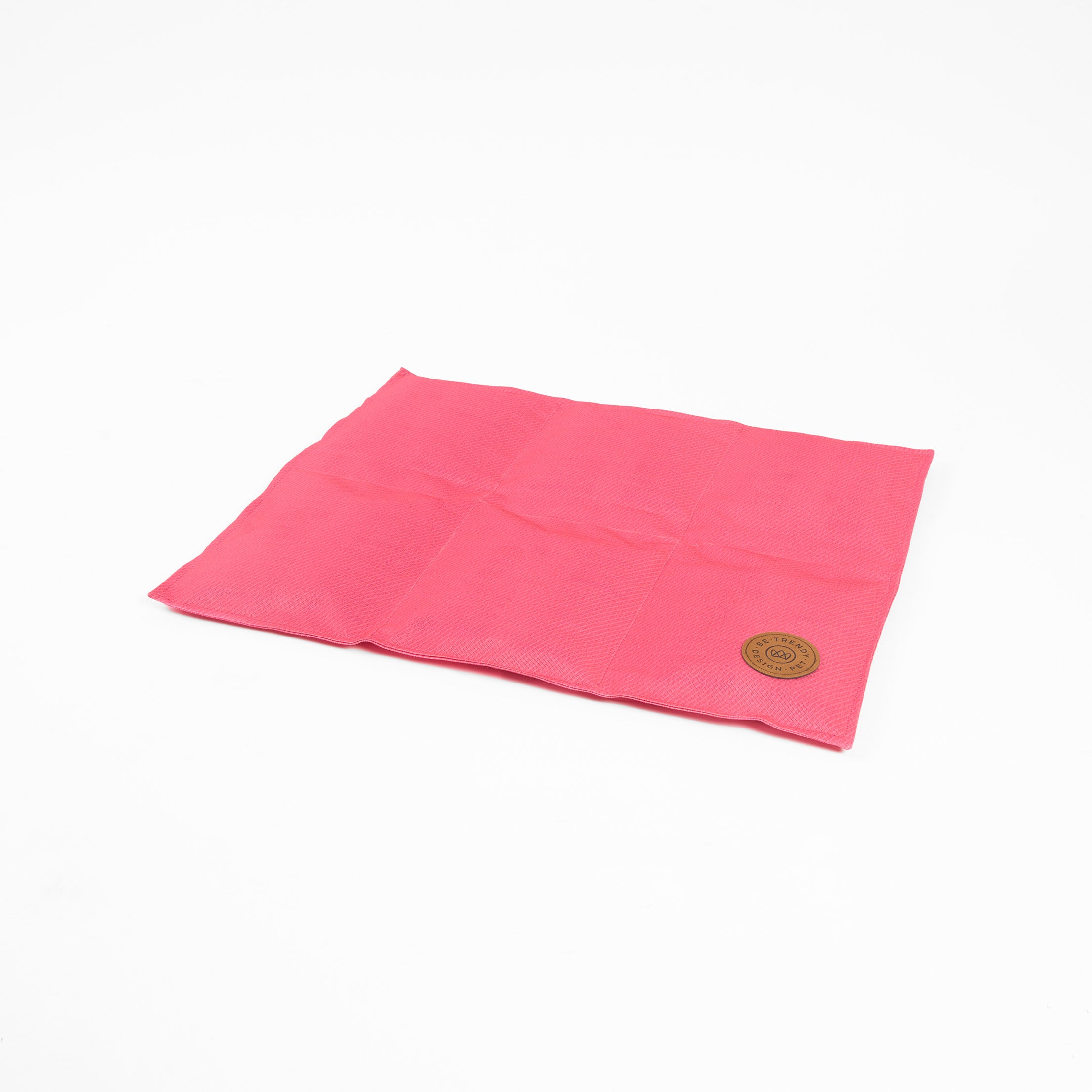 Cama refrescante para perros cold mat be trendy