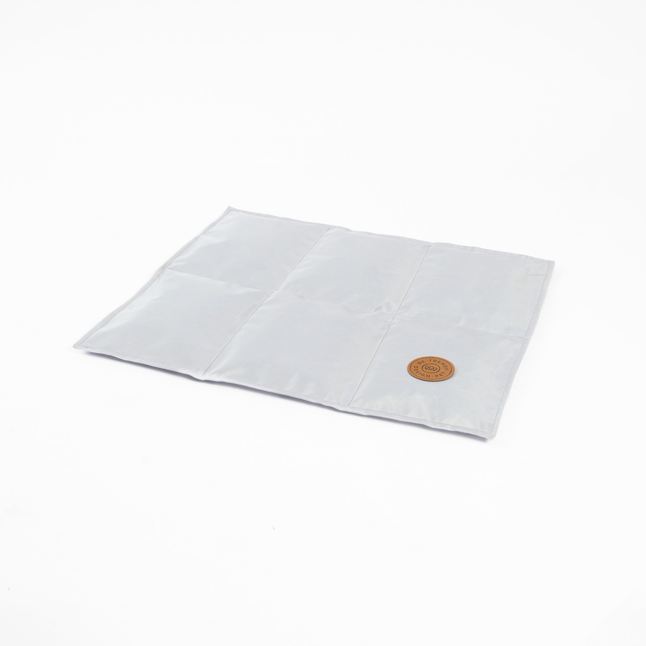 Cama refrescante para perros cold mat be trendy