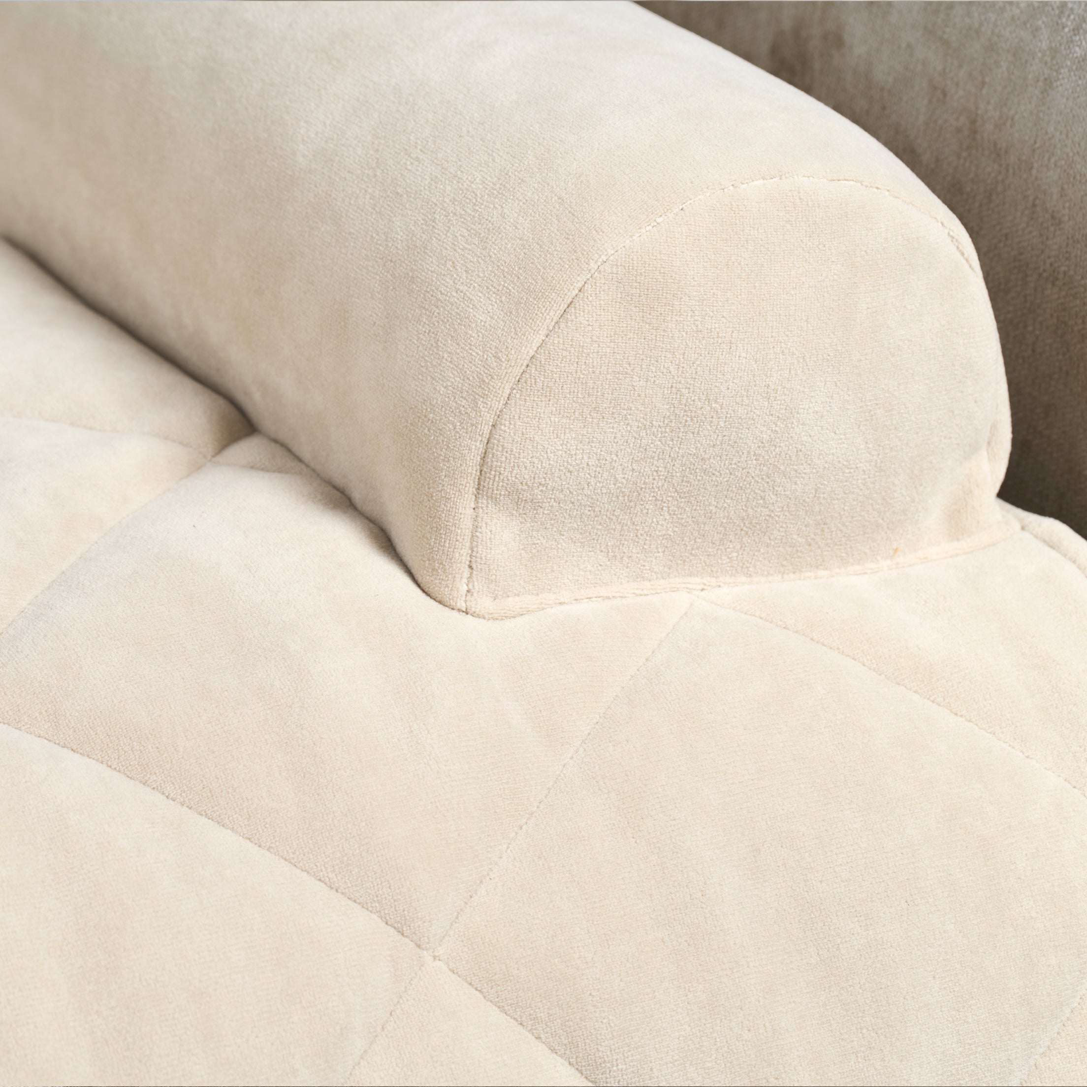 Protege los muebles de tu casa de los pelos de tu mascota con el pet cover caramelle be trendy