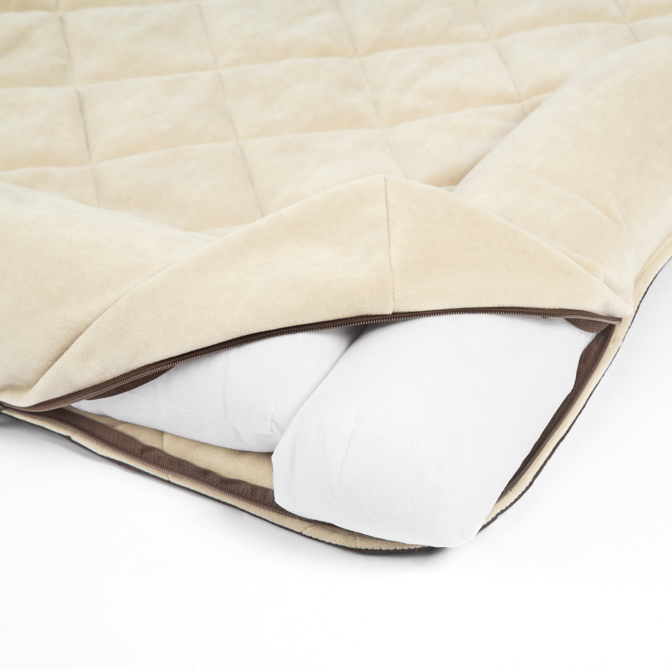 Protege los muebles de tu casa de los pelos de tu mascota con el pet cover caramelle be trendy