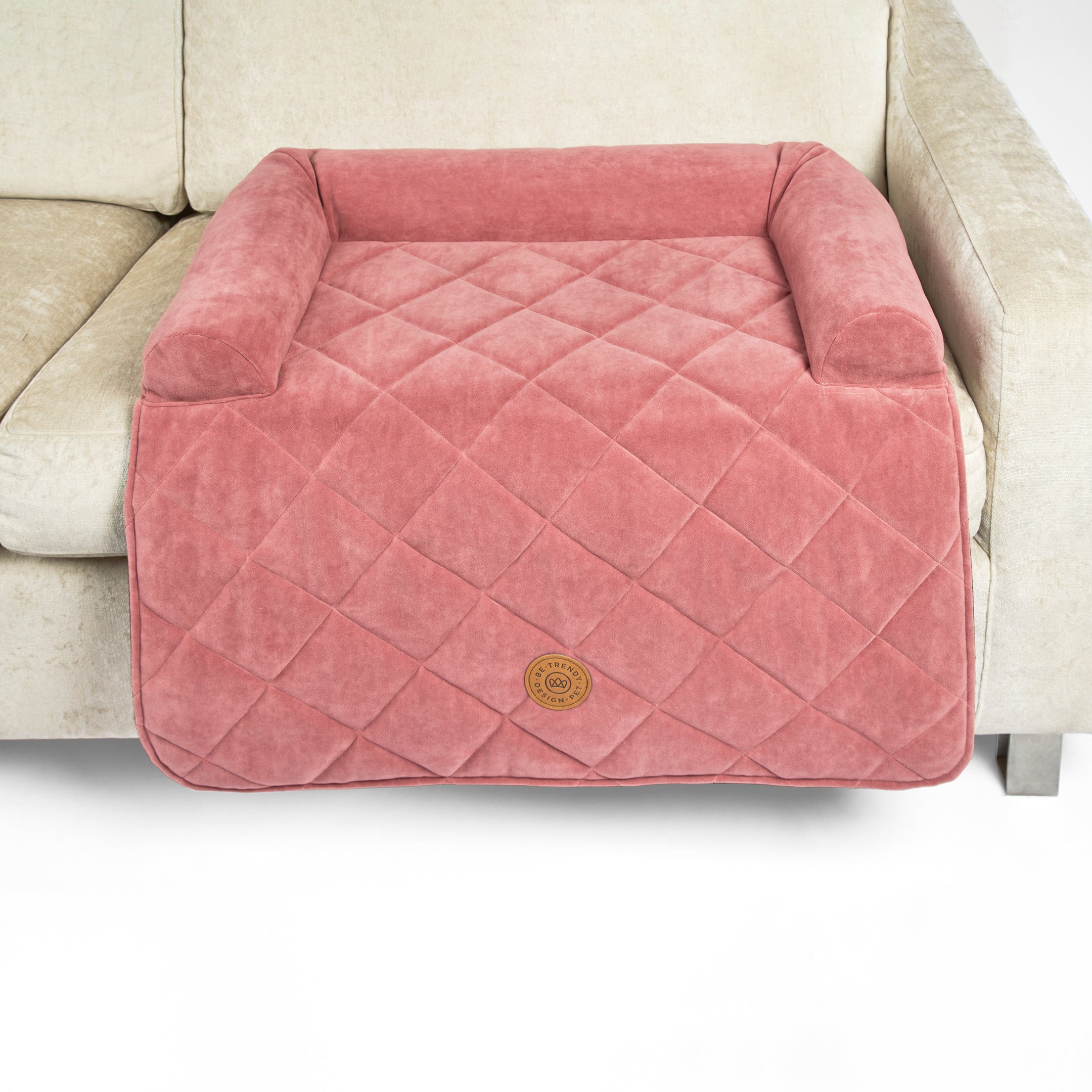 Protege los muebles de tu casa de los pelos de tu mascota con el pet cover fragola be trendy
