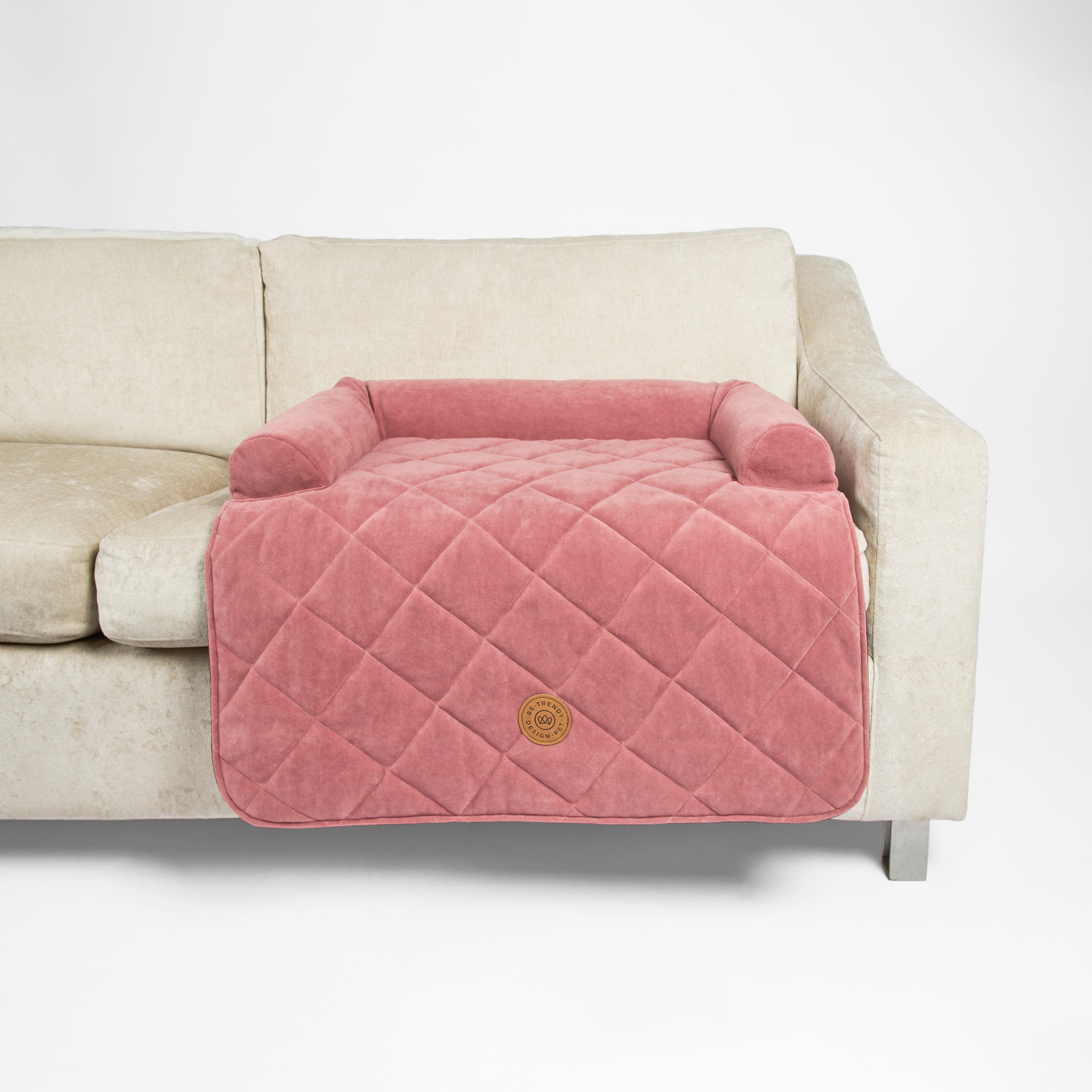 Protege los muebles de tu casa de los pelos de tu mascota con el pet cover fragola be trendy