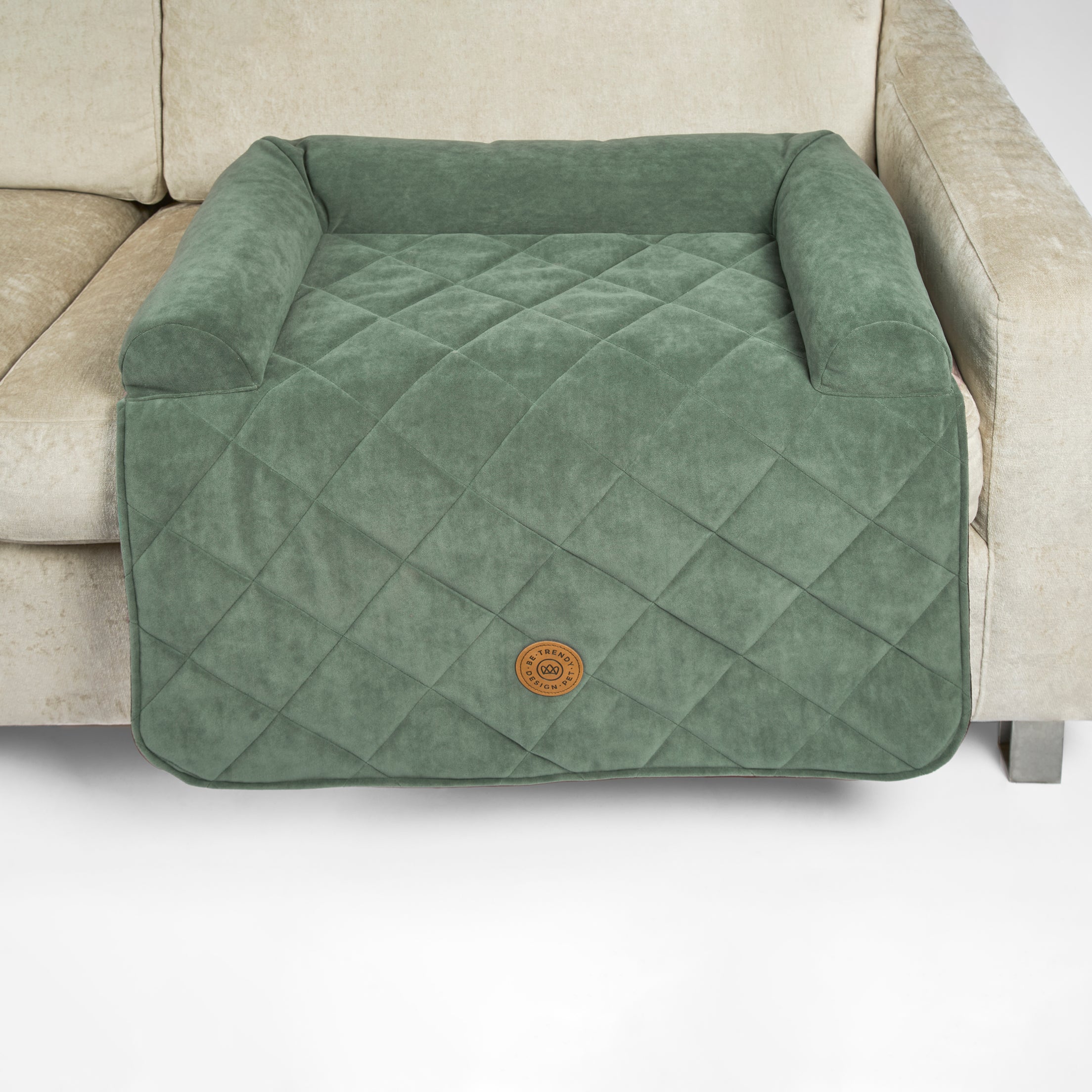 Protege los muebles de tu casa de los pelos de tu mascota con el pet cover muschio be trendy